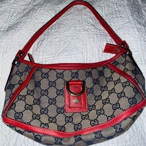 GG Canvas Abbey D-Ring
Pochette